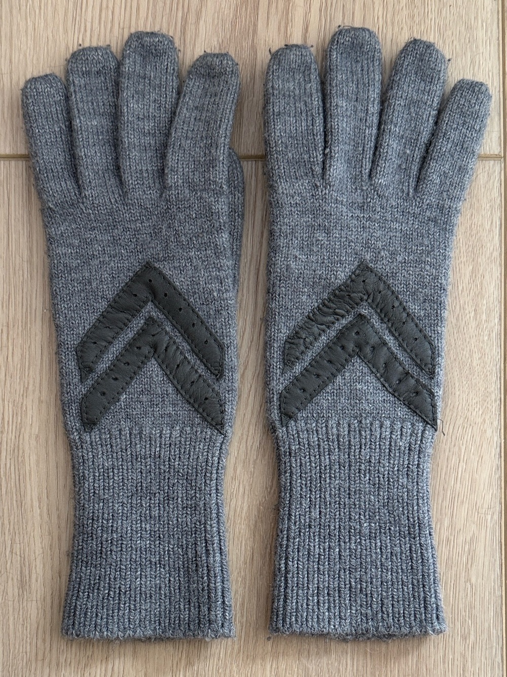 Vintage Isotoner Gray Knit Gloves Aris Leather Chevron Warm-Ups Woolite Tag 80s